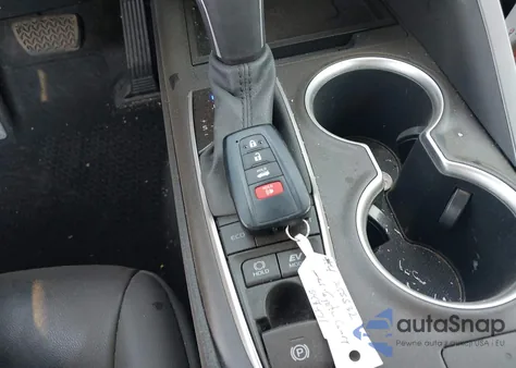 2021 Toyota Camry Xle Hybrid z USA, uszkodzony, nr VIN 4T1F31AK2MU548471